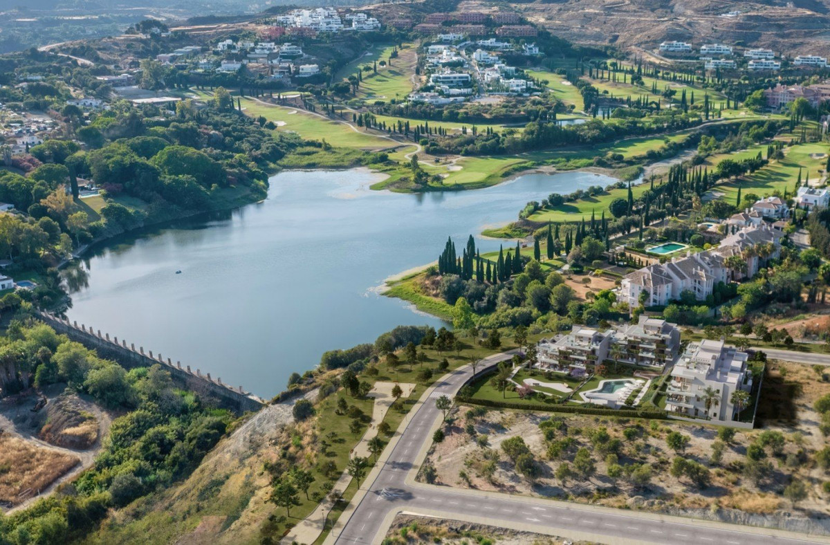 Piso de 3 Dormitorios y 3 Baños en venta en Nueva Milla de Oro, Estepona