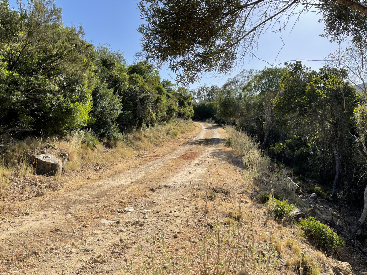 Finca de 2 Dormitorios y 2 Baños en venta en Castellar de la Frontera