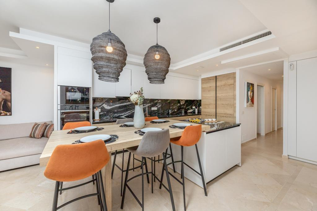 Piso de 3 Dormitorios y 3 Baños en venta en Cortijo Blanco, San Pedro de Alcántara