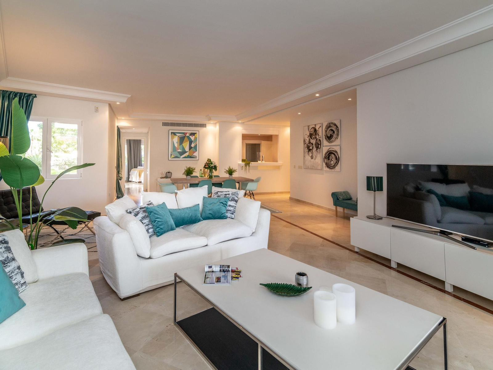 Piso de 2 Dormitorios en venta en Puerto Banús, Marbella
