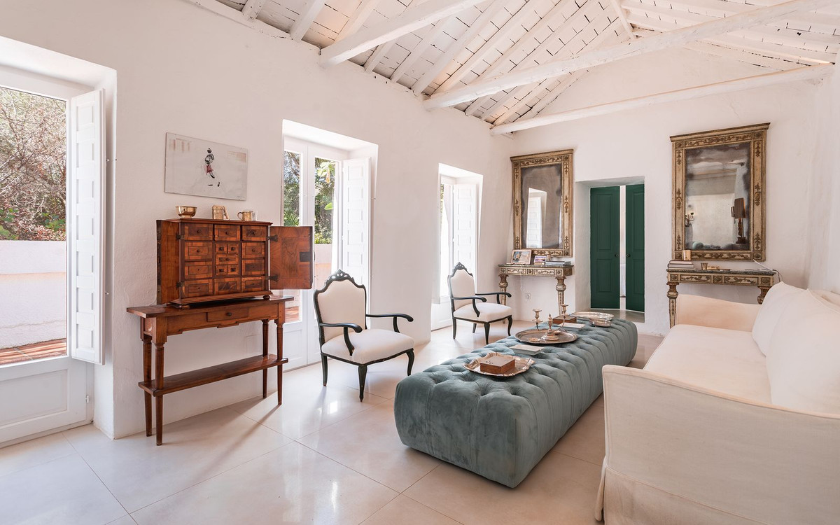 Casa de 3 Dormitorios y 3 Baños en venta en Nueva Andalucía, Marbella