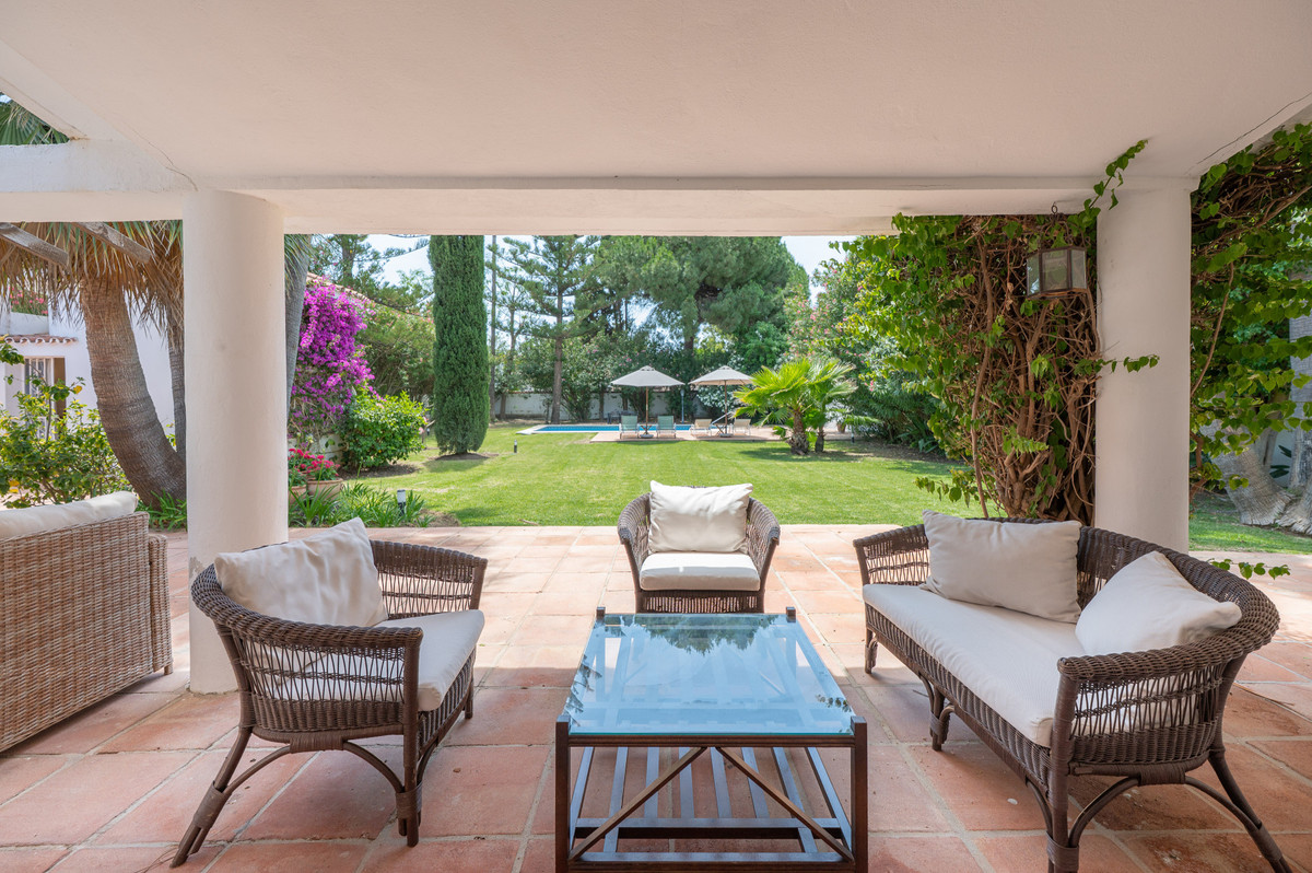 5 Bed, 5 Bath - Villa for Sale in San Pedro de Alcántara