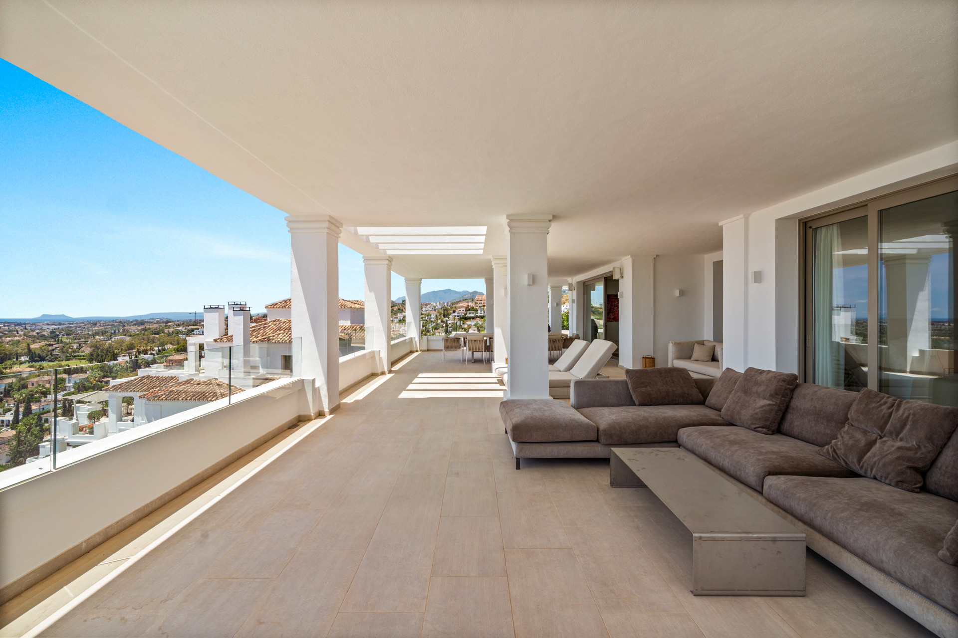 Piso de 5 Dormitorios en venta en Nueva Andalucía, Marbella