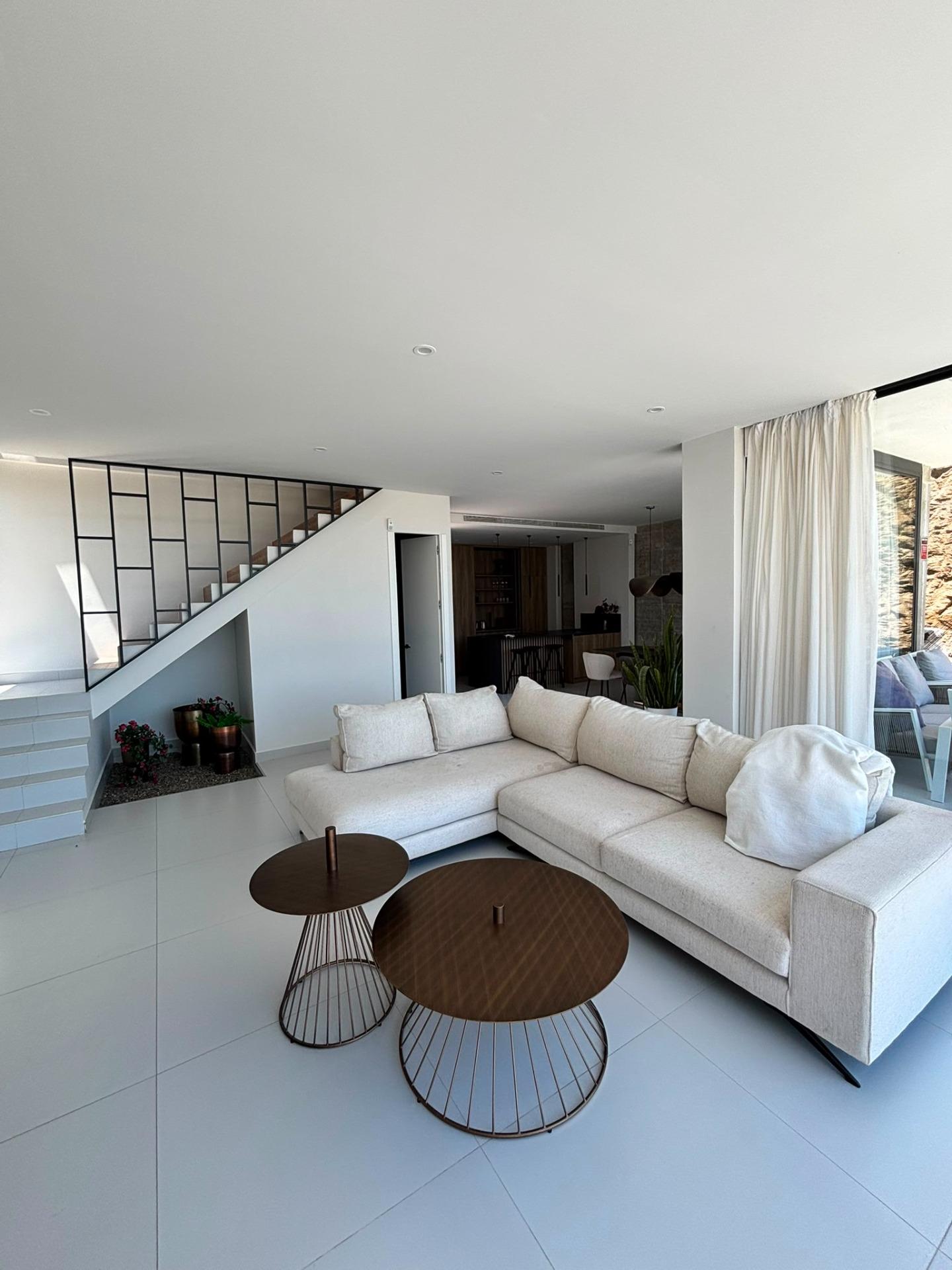 Casa de 5 Dormitorios en alquiler en Cerros del Aguila, Mijas