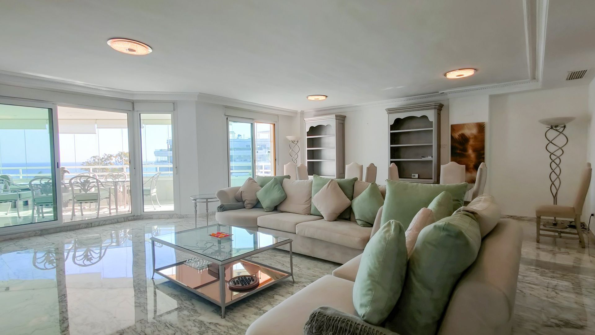 Piso de 3 Dormitorios en venta en Milla de Oro, Marbella