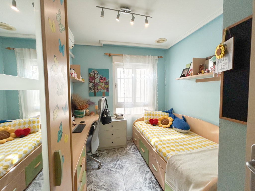 Ático de 3 Dormitorios y 2 Baños en venta en Torrevieja