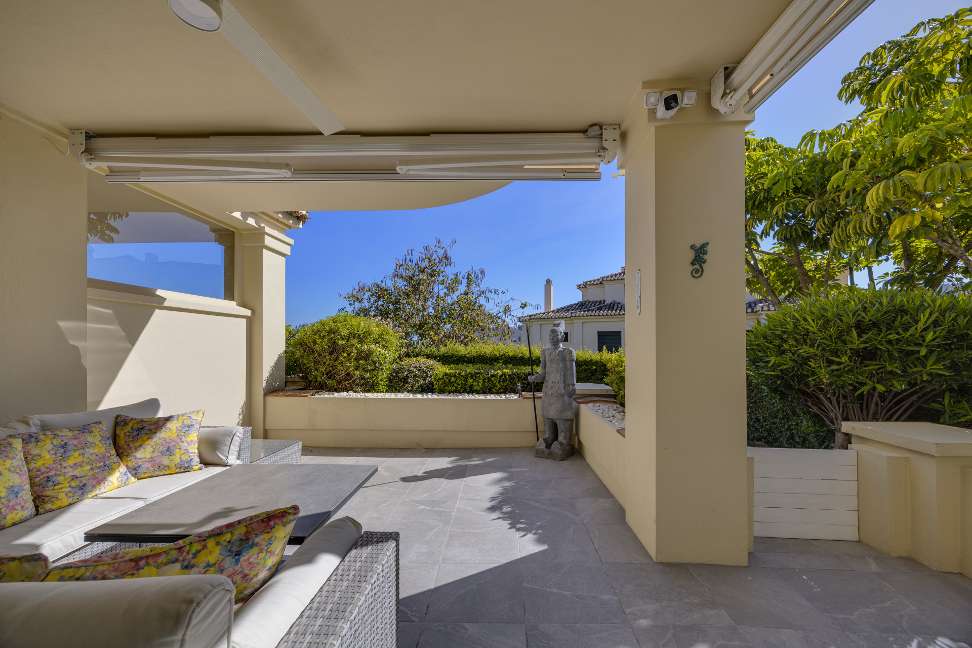 Piso de 2 Dormitorios y 2 Baños en venta en Benahavís