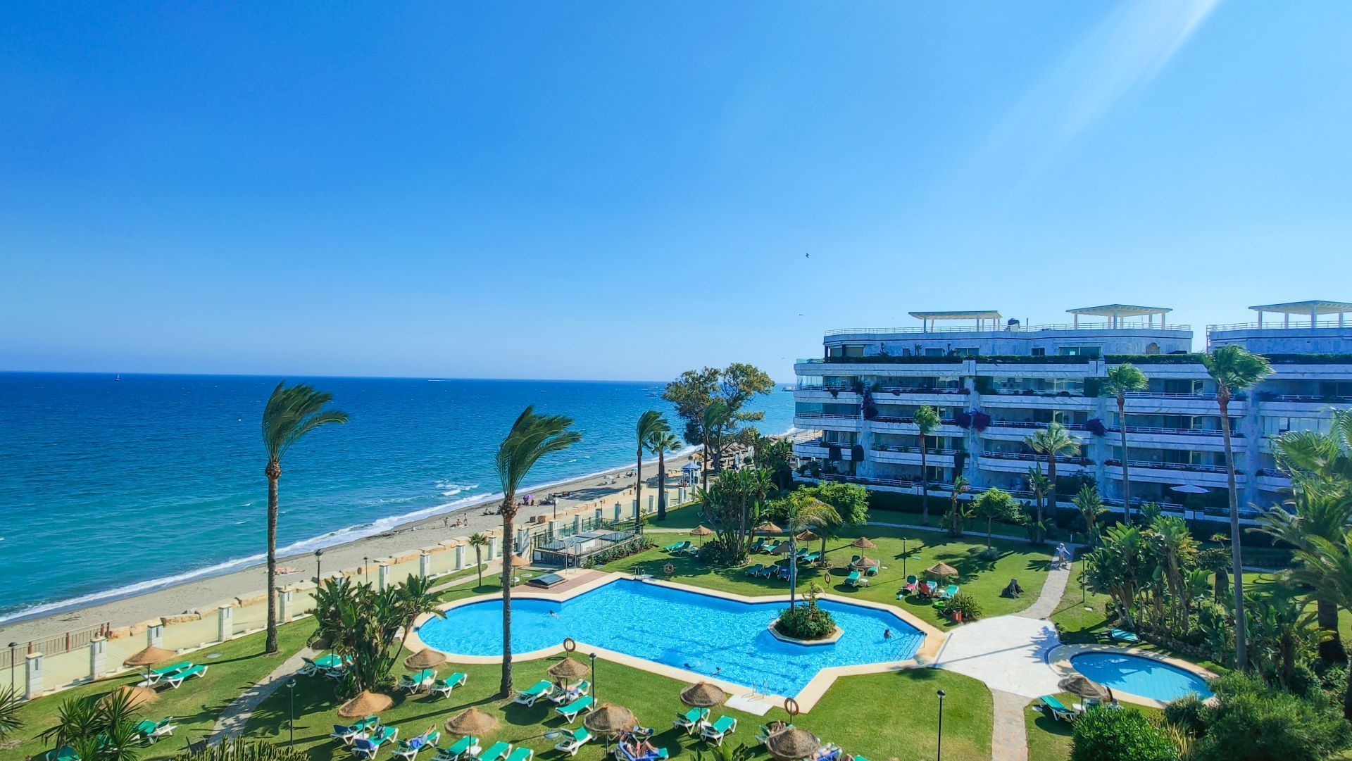 Piso de 3 Dormitorios en venta en Milla de Oro, Marbella