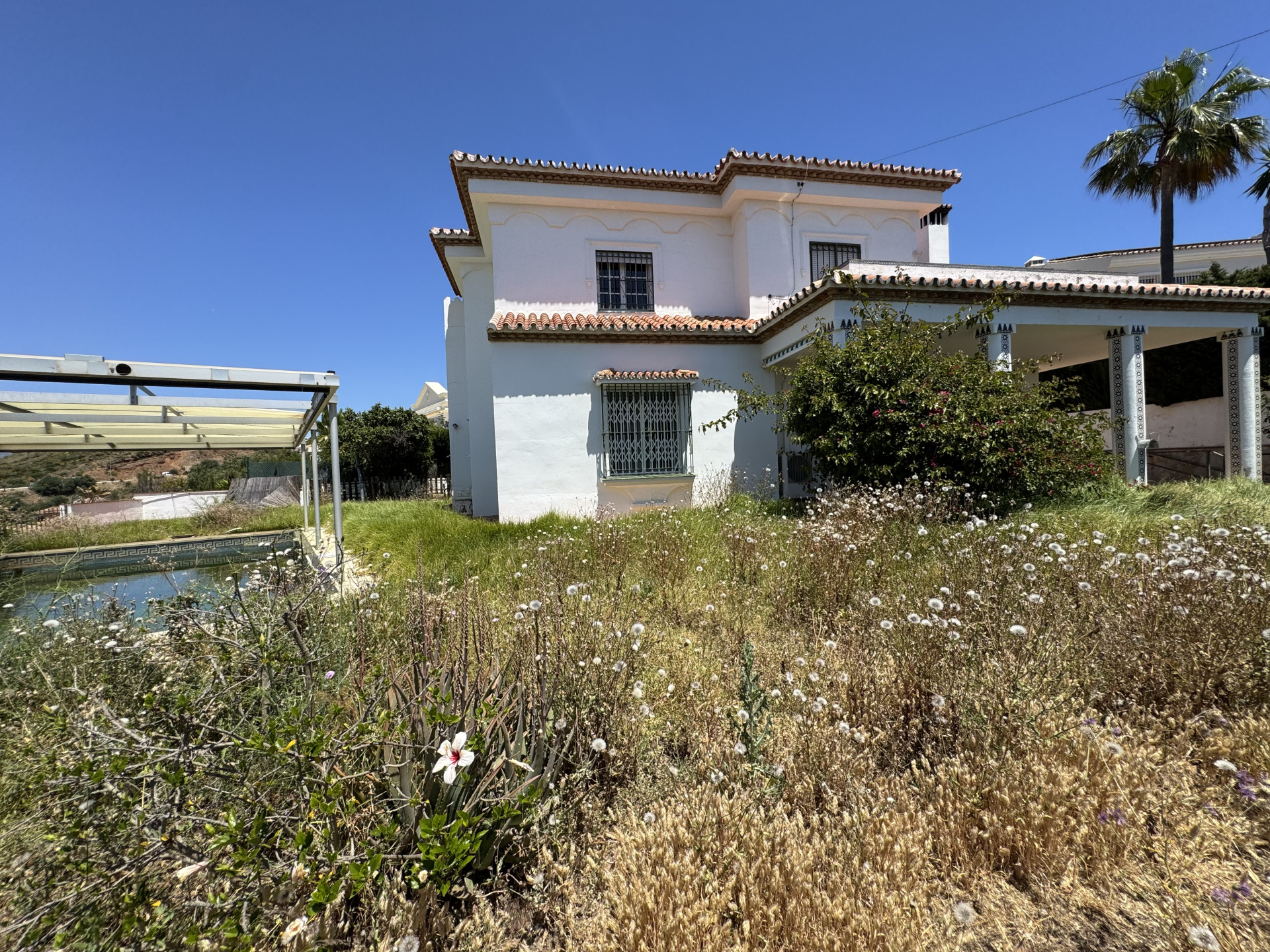 Casa de 5 Dormitorios en venta en Torrenueva, Mijas