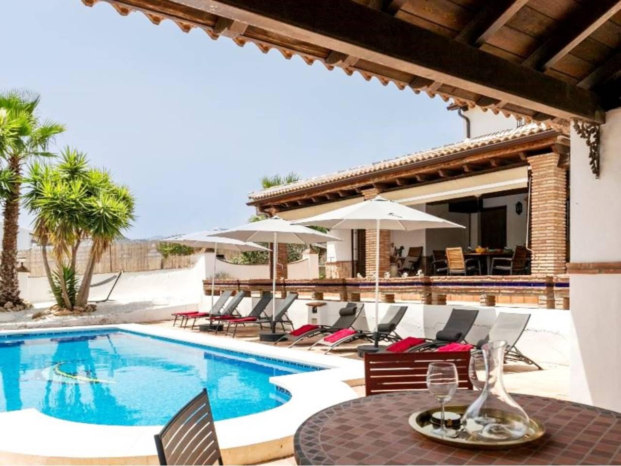 Casa Adosada de 4 Dormitorios y 4 Baños en venta en Alhaurin el Grande