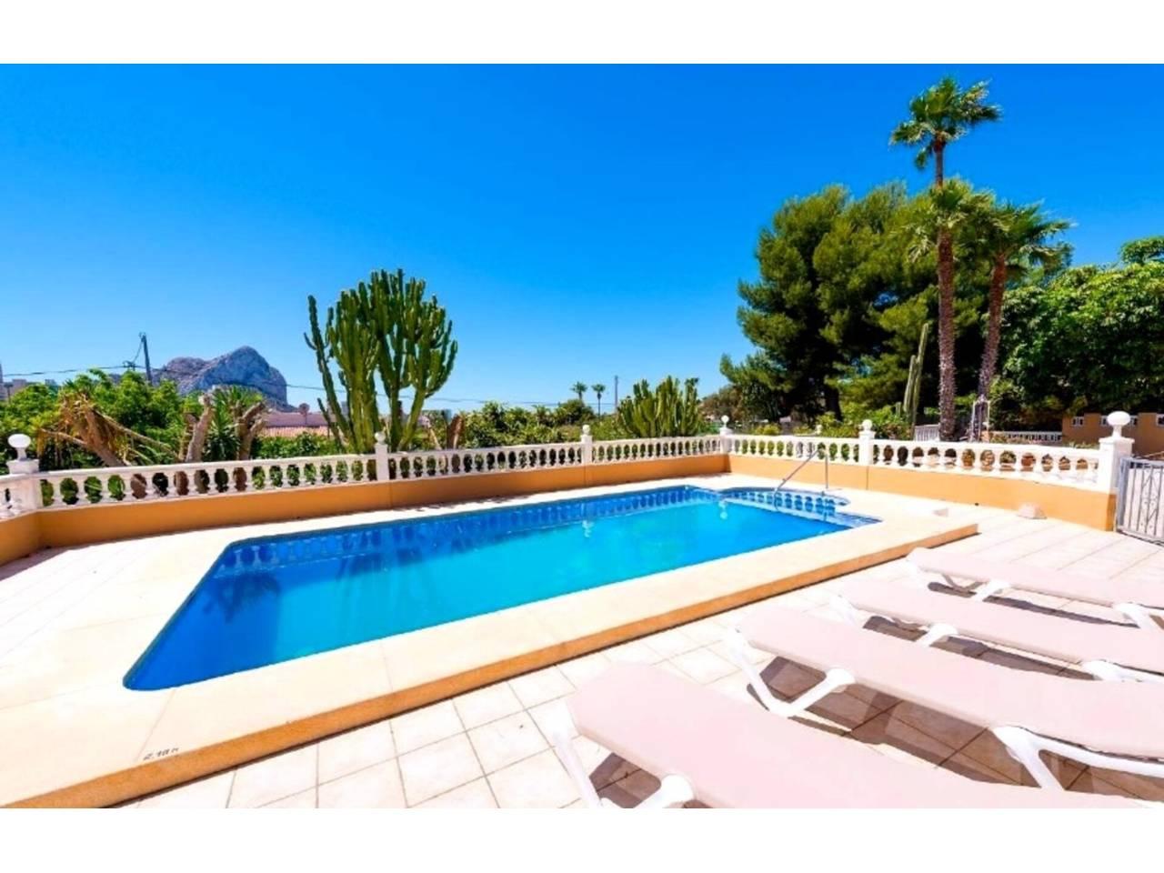 Casa Adosada de 4 Dormitorios y 2 Baños en venta en Calp