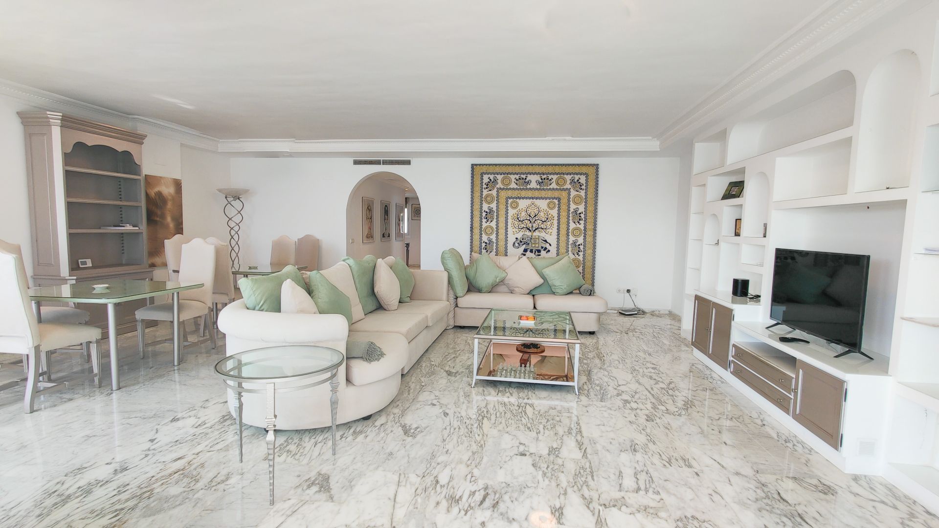 Piso de 3 Dormitorios en venta en Milla de Oro, Marbella