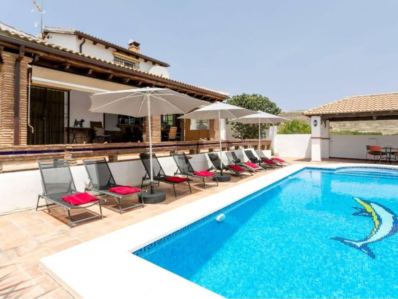 Casa Adosada de 4 Dormitorios y 4 Baños en venta en Alhaurin el Grande