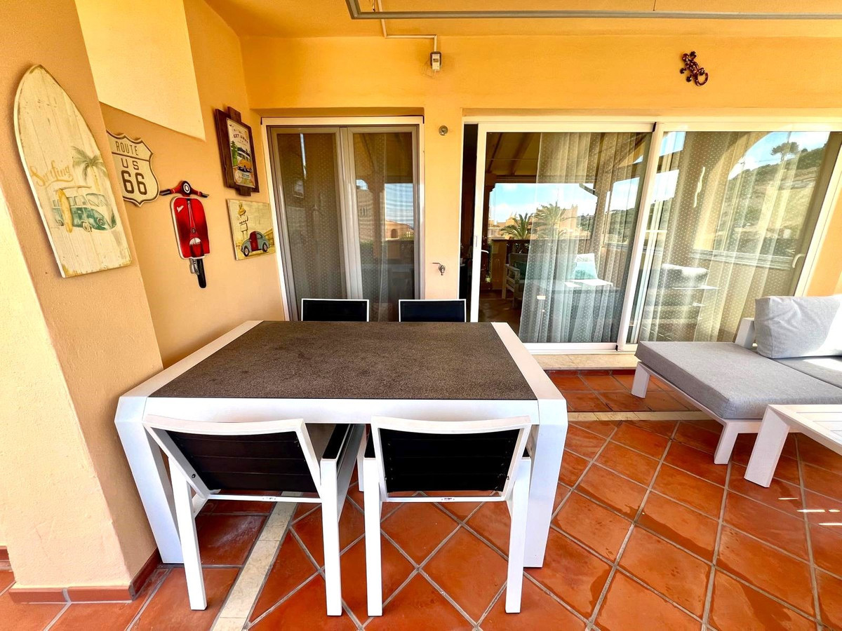 Piso de 2 Dormitorios y 2 Baños en alquiler vacacional en Elviria, Marbella