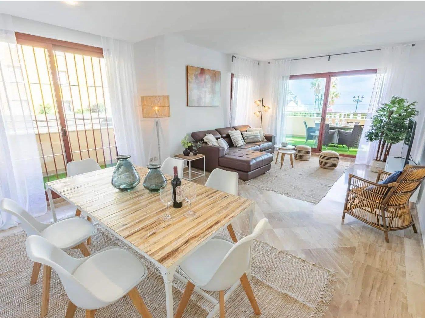 Piso de 3 Dormitorios y 2 Baños en venta en San Pedro Playa, San Pedro de Alcántara