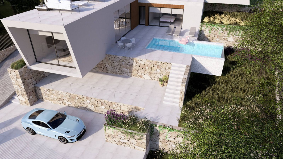 Casa de 4 Dormitorios y 4 Baños en venta en Elviria, Marbella