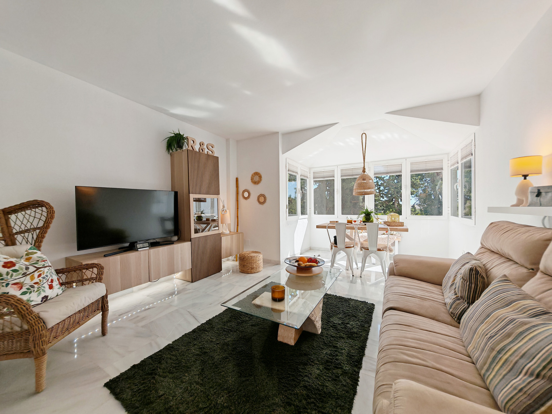Ático de 3 Dormitorios y 2 Baños en venta en Costabella, Marbella