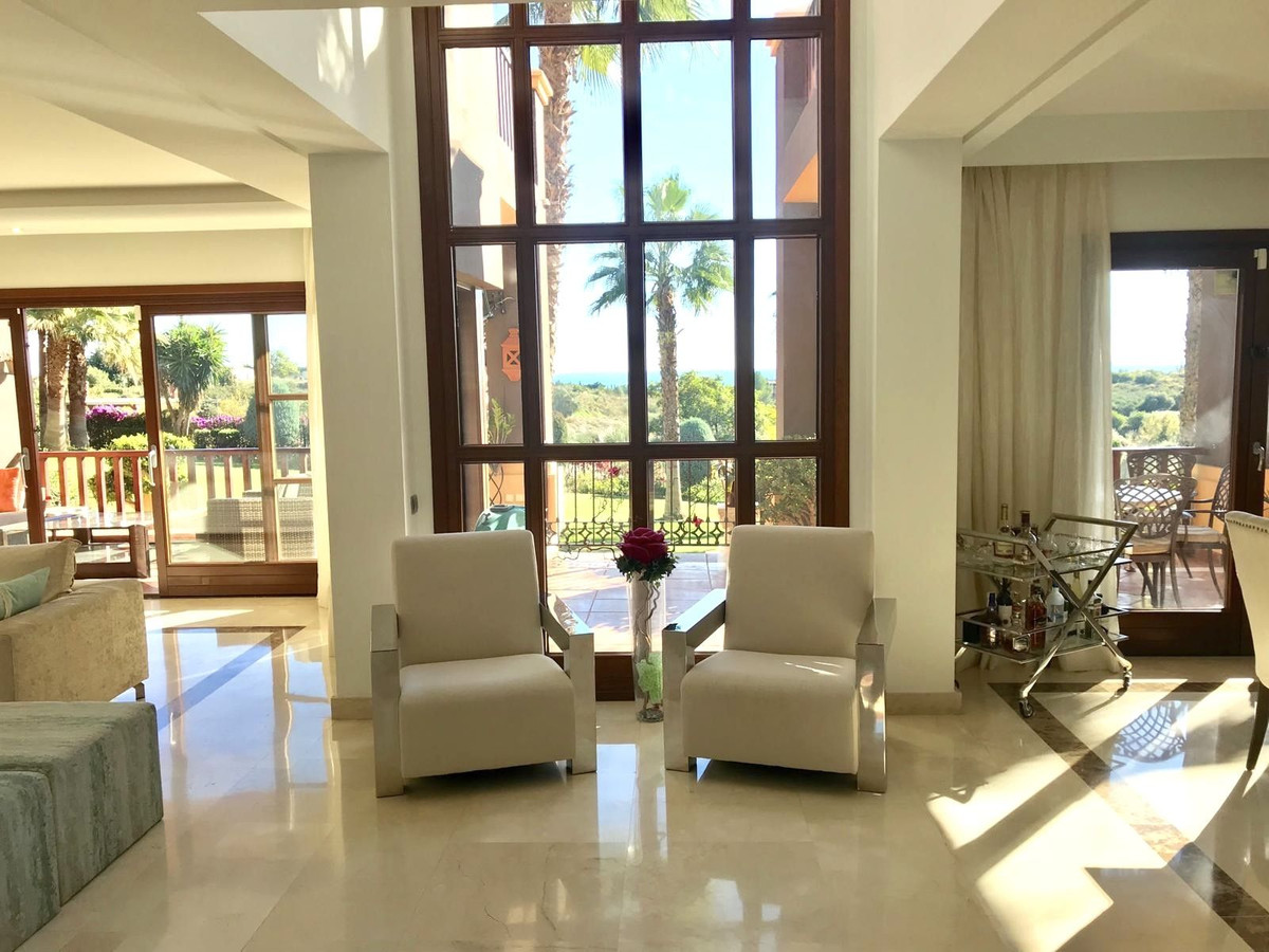 Casa de 6 Dormitorios y 6 Baños en venta en Milla de Oro, Marbella