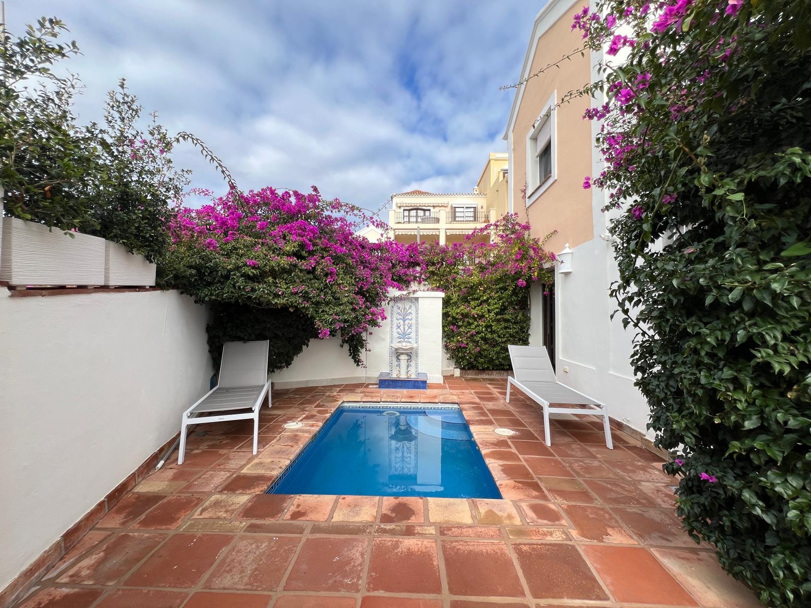 Casa de 3 Dormitorios en alquiler en Marbella