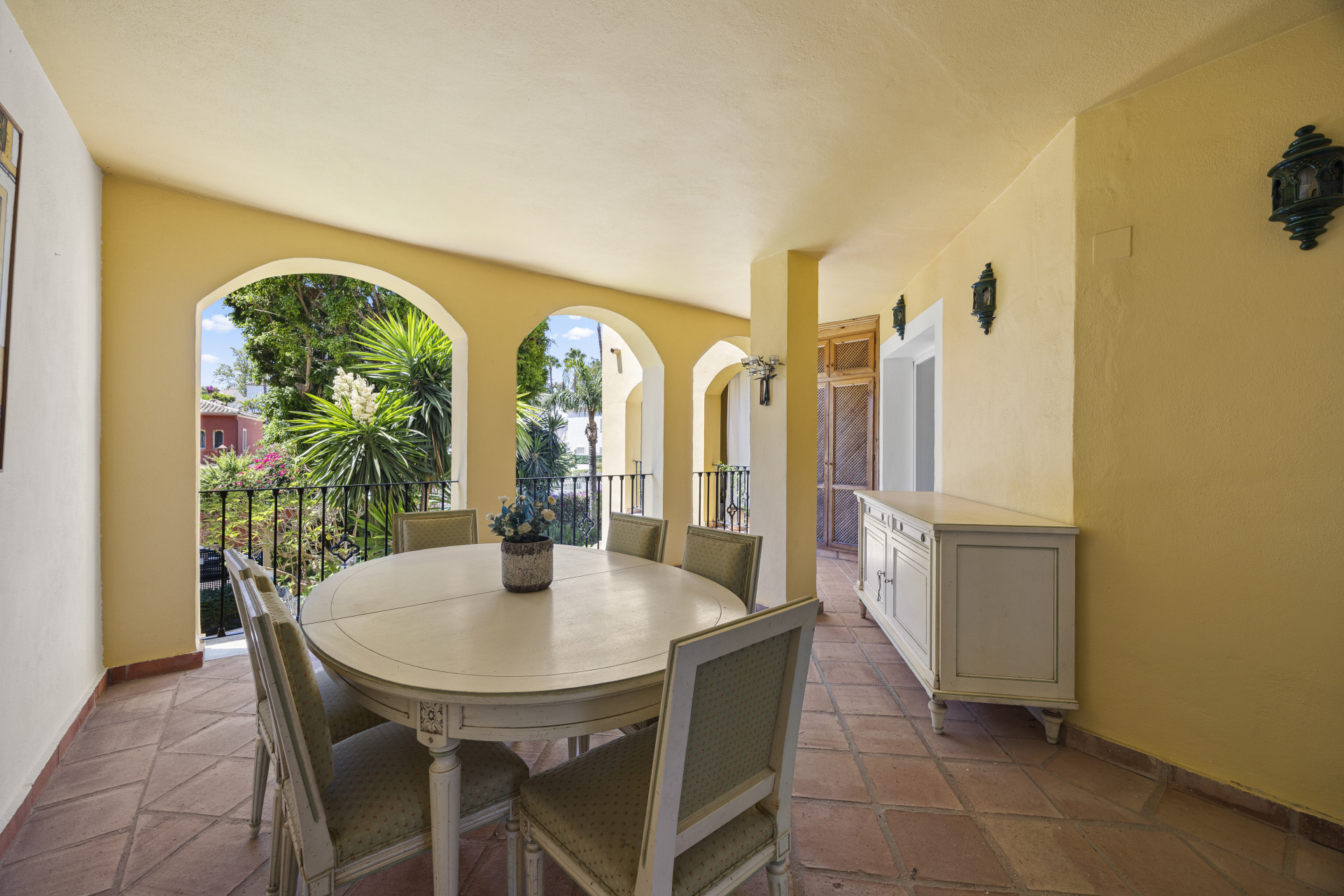 Piso de 2 Dormitorios en venta en Guadalmina Alta, San Pedro de Alcántara