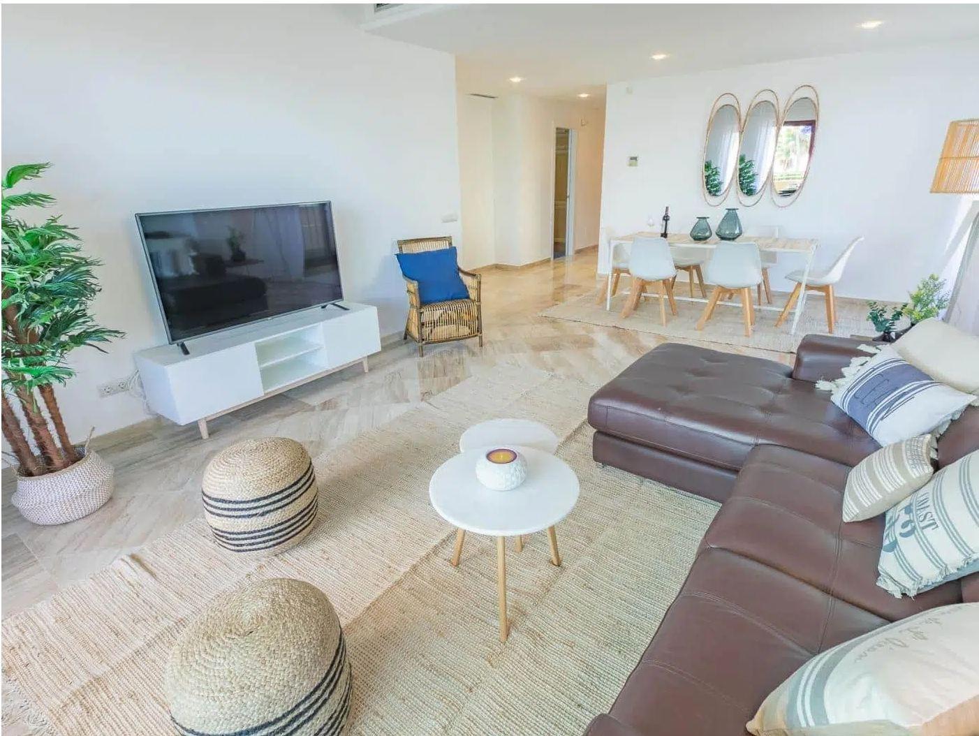 Piso de 3 Dormitorios y 2 Baños en venta en San Pedro Playa, San Pedro de Alcántara