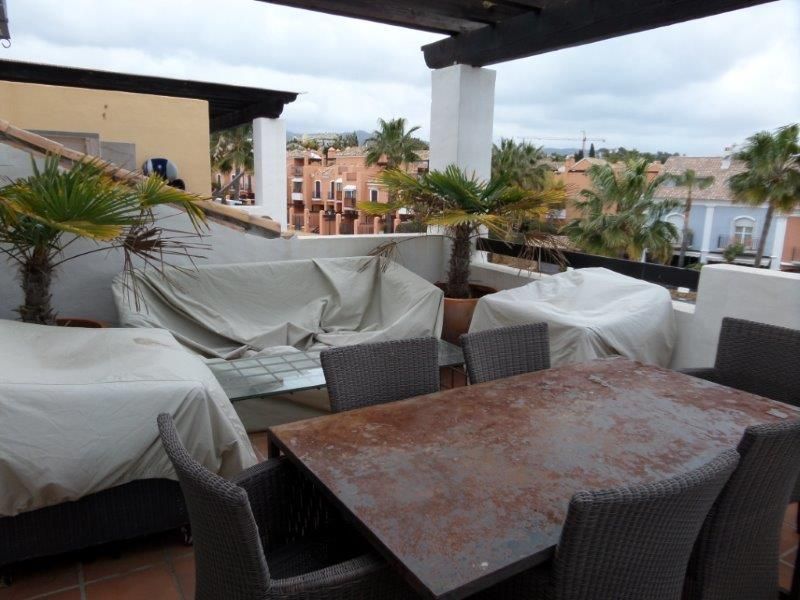 4 υπνοδωμάτια - Διαμέρισμα προς πώληση σε Rio Real, Marbella