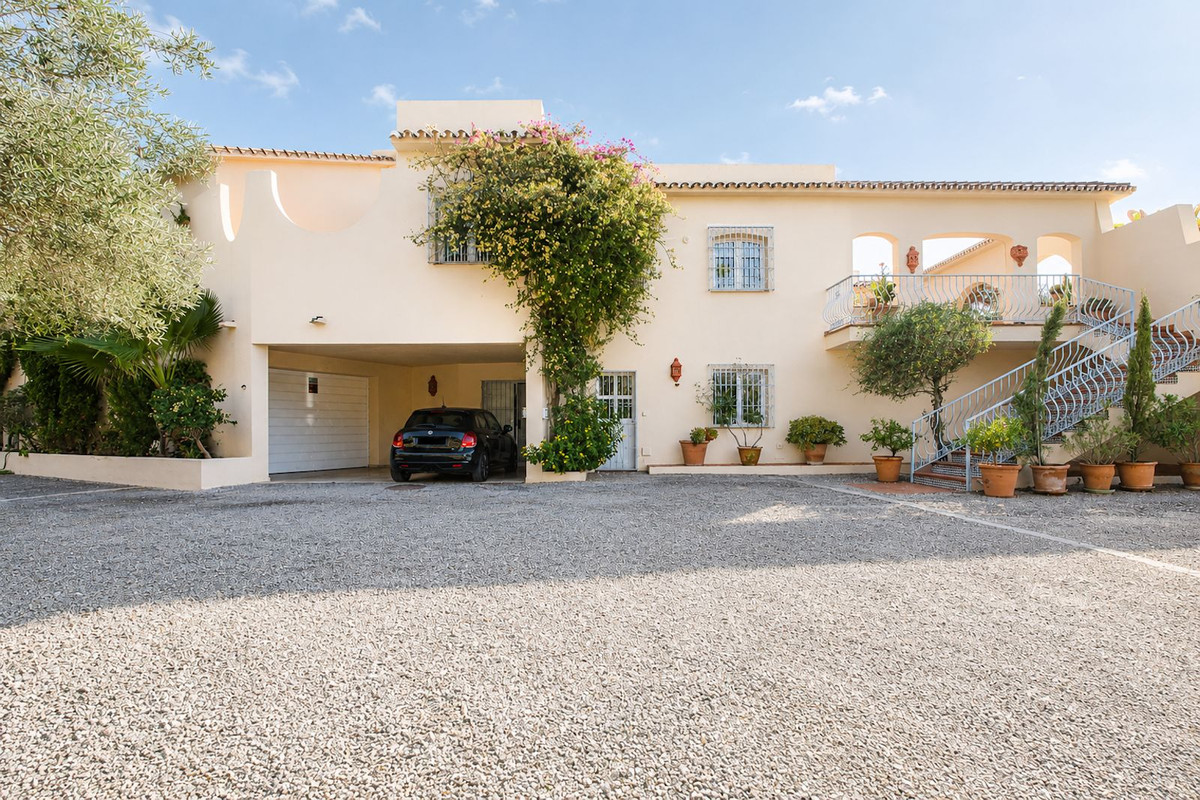 Casa de 4 Dormitorios en venta en La Quinta, Benahavís