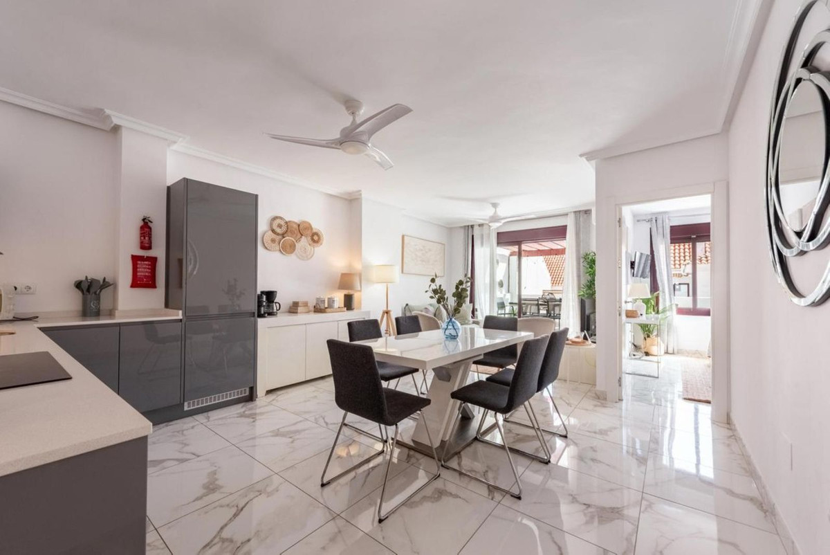 Piso de 3 Dormitorios en venta en Nueva Andalucía, Marbella