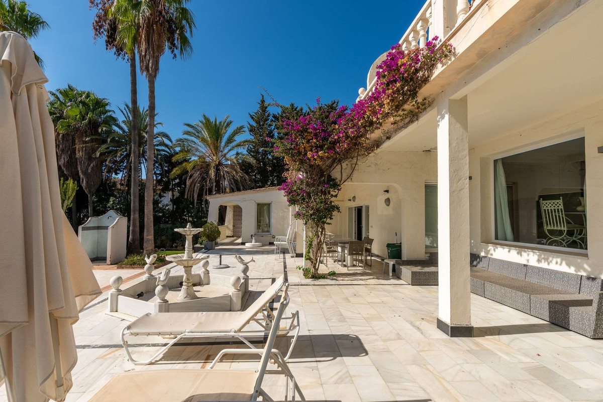 Casa de 4 Dormitorios y 3 Baños en venta en Estepona