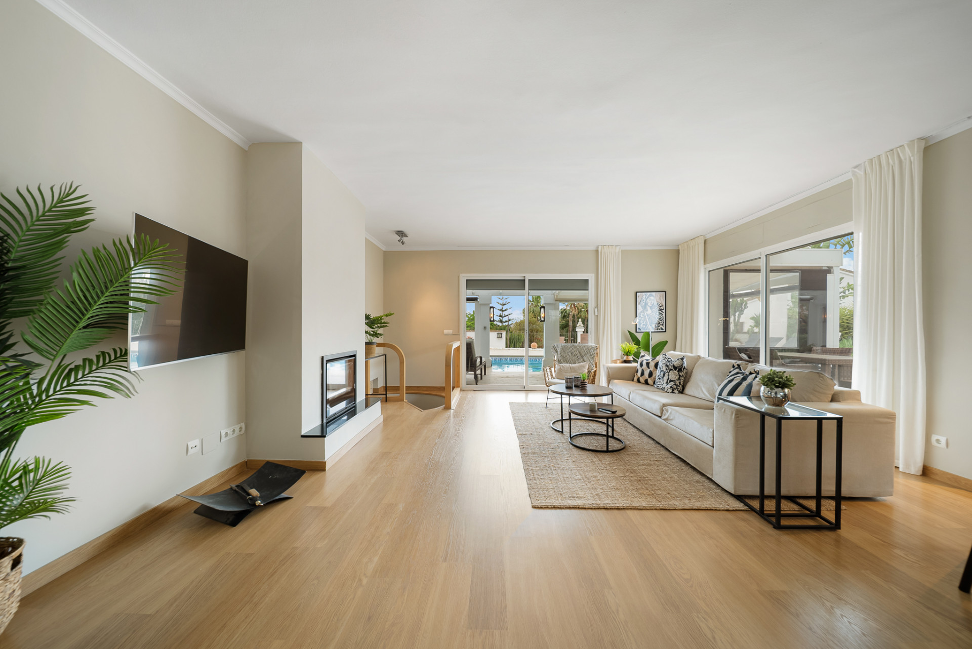 Casa de 3 Dormitorios y 3 Baños en venta en Nueva Andalucía, Marbella