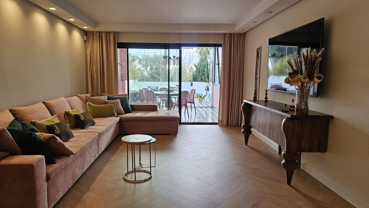 Piso de 3 Dormitorios y 3 Baños en venta en Milla de Oro, Marbella