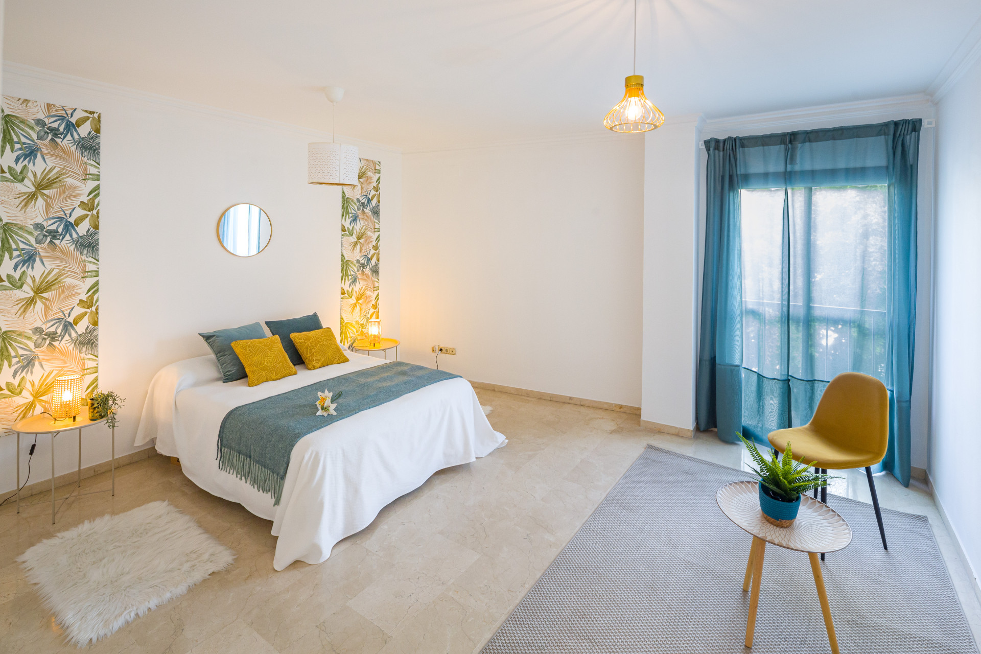 2 Bed, 2 Bath - Apartment for Sale in Puerto Banus, Marbella