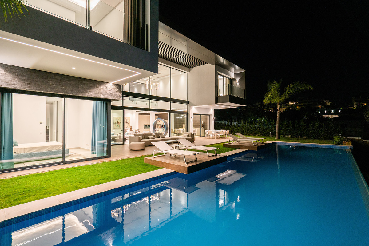Casa de 5 Dormitorios y 5 Baños en venta en Benahavís