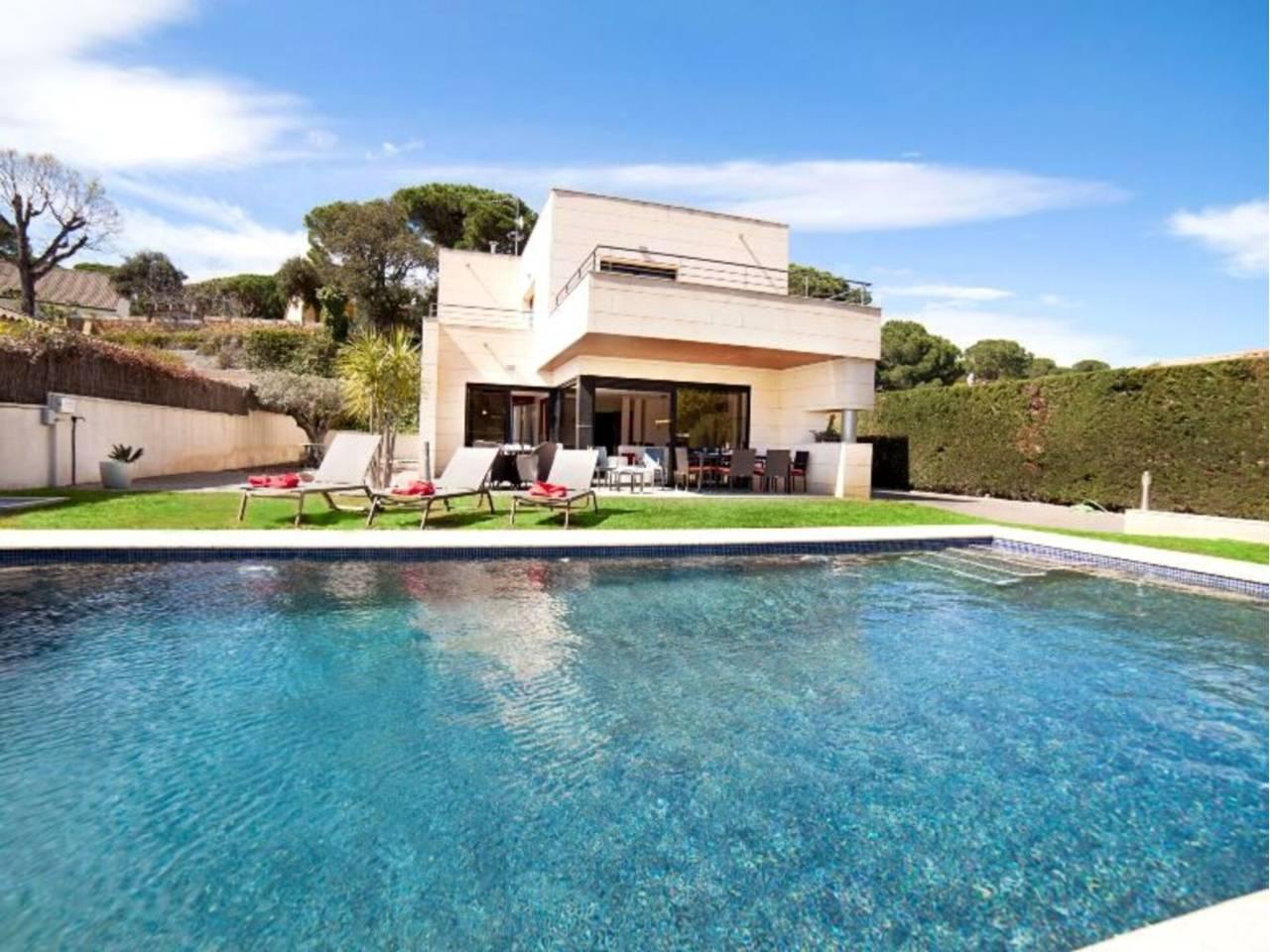 Casa Adosada de 4 Dormitorios en venta en Calonge
