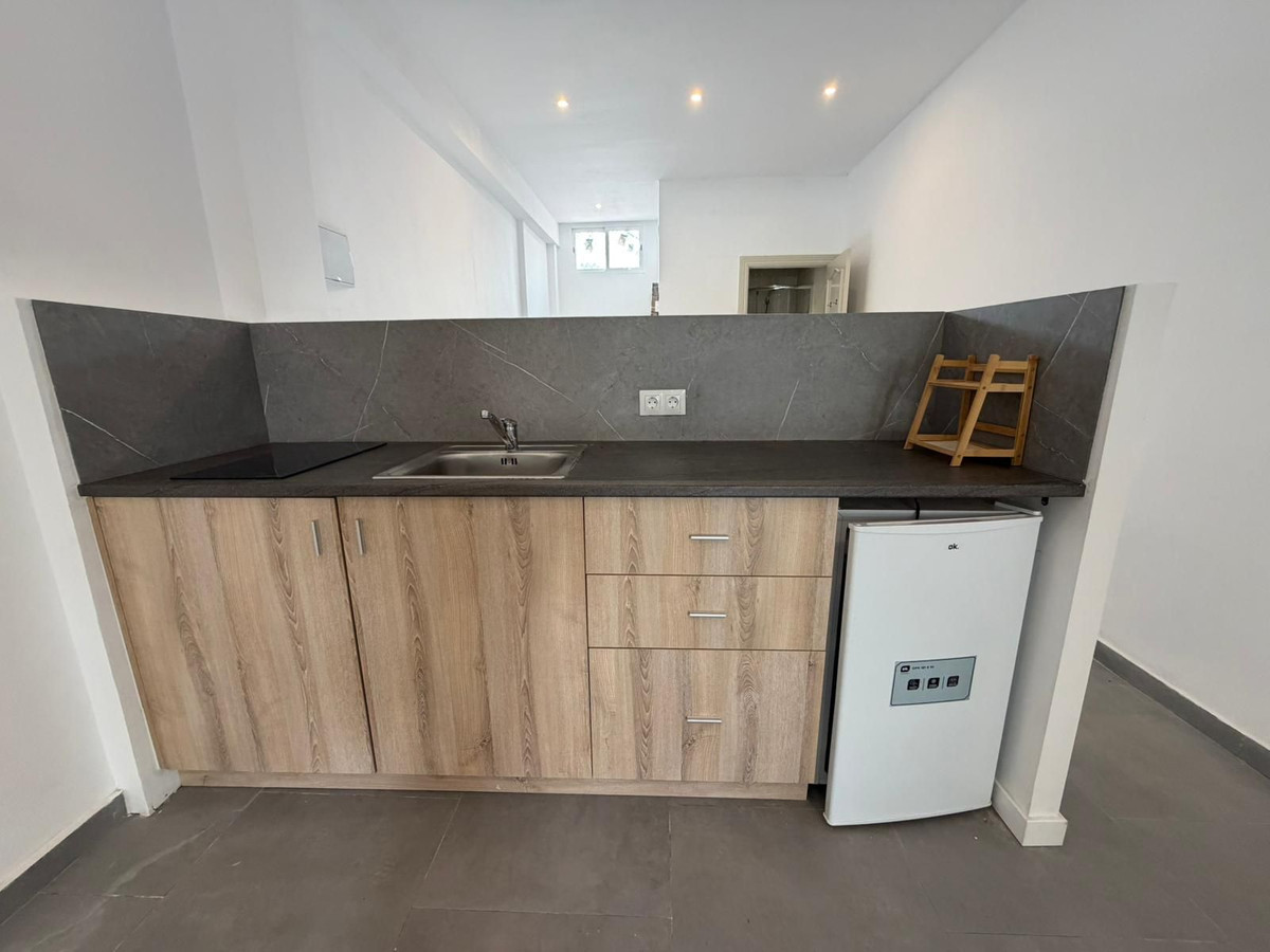 1 спалня, 1 баня - Апартамент за продажба в La Carihuela, Torremolinos