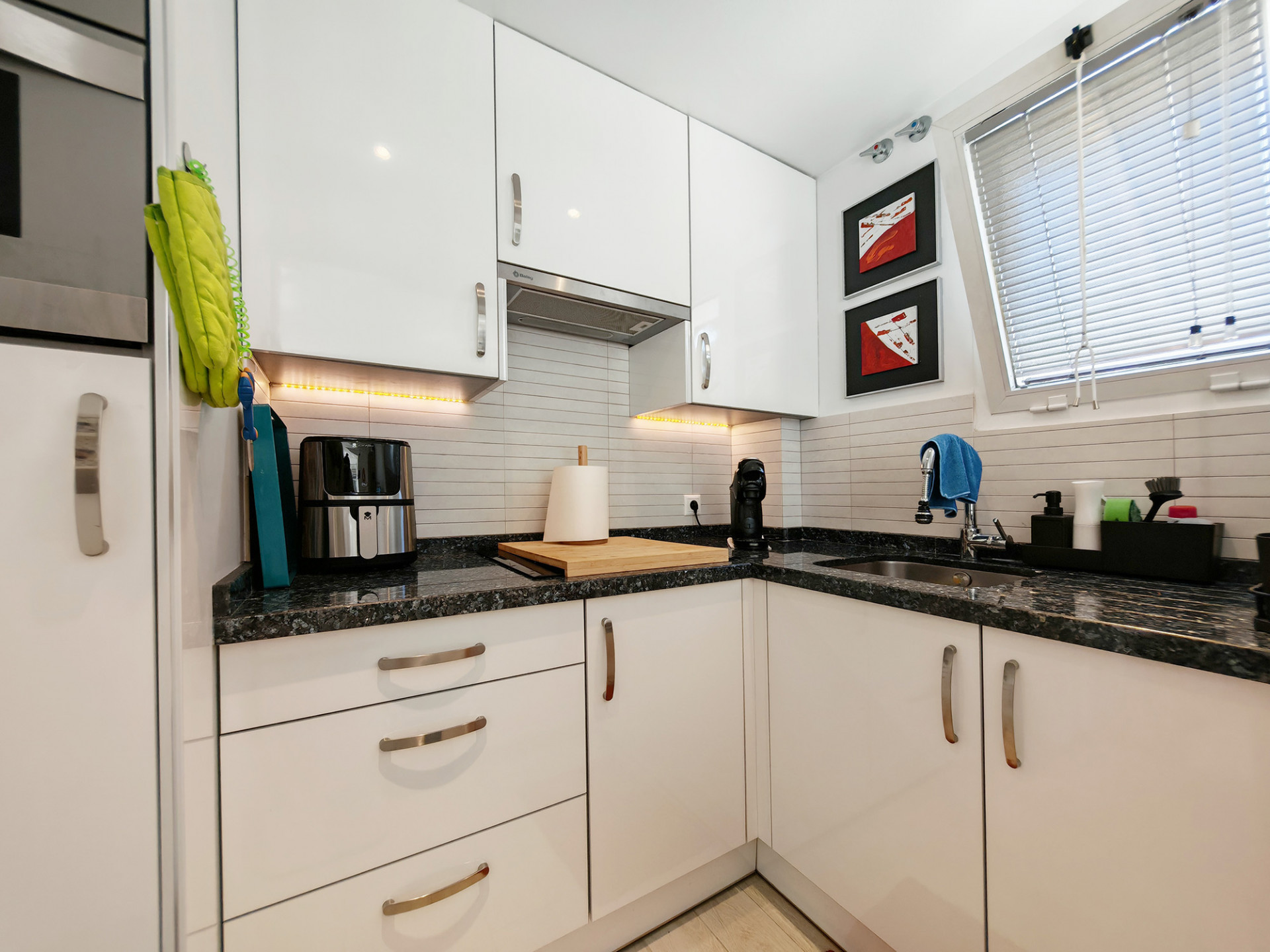 Ático de 3 Dormitorios y 2 Baños en venta en Costabella, Marbella