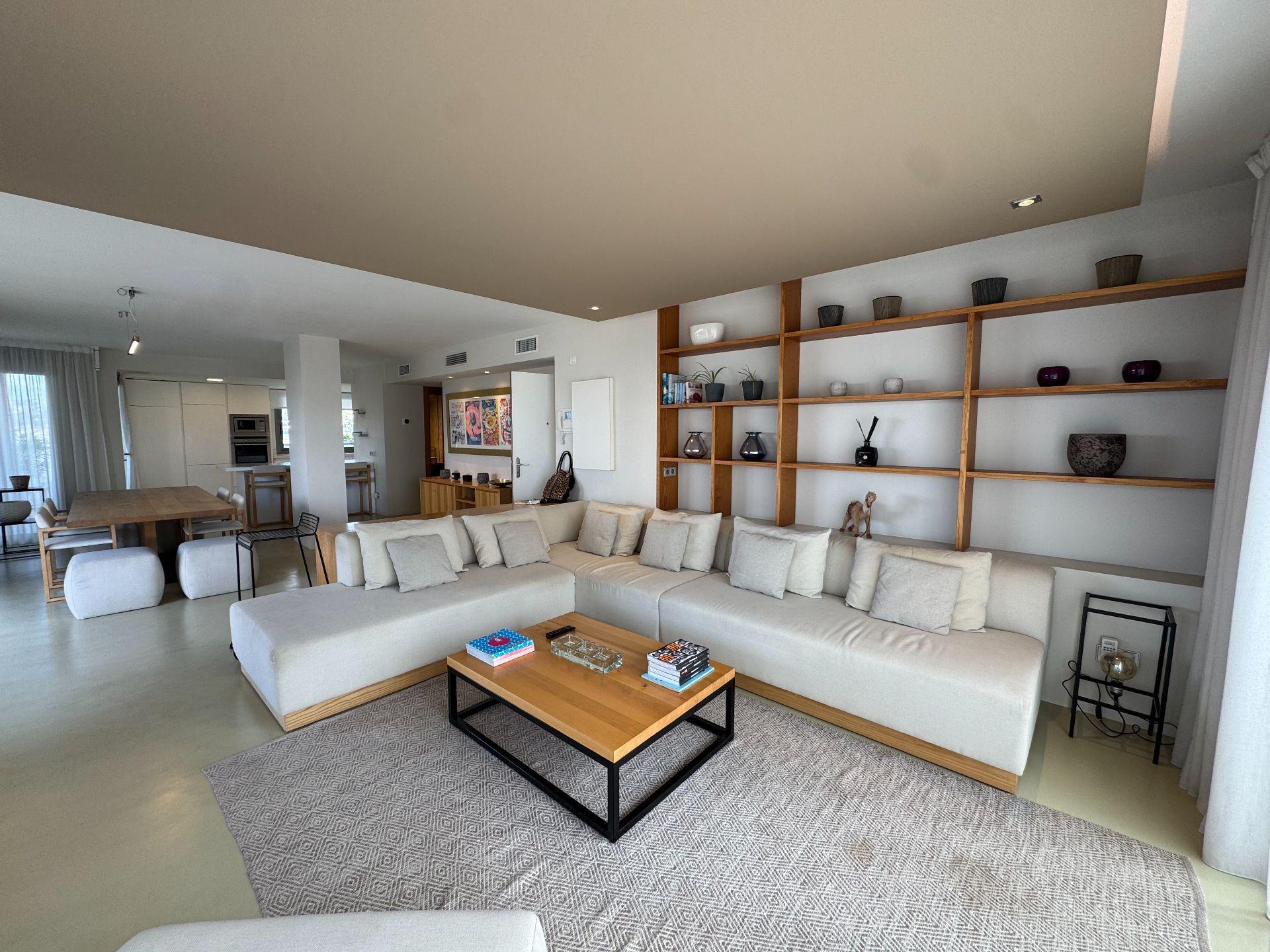 Ático de 4 Dormitorios y 4 Baños en venta en Marina Botafoch, Eivissa