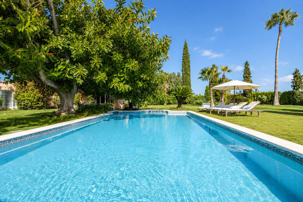 Casa de 4 Dormitorios en venta en La Quinta, Benahavís