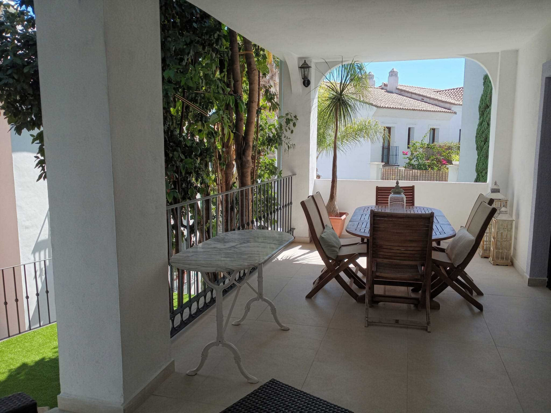 3 спални - Редова къща за продажба в El Paraiso, Estepona