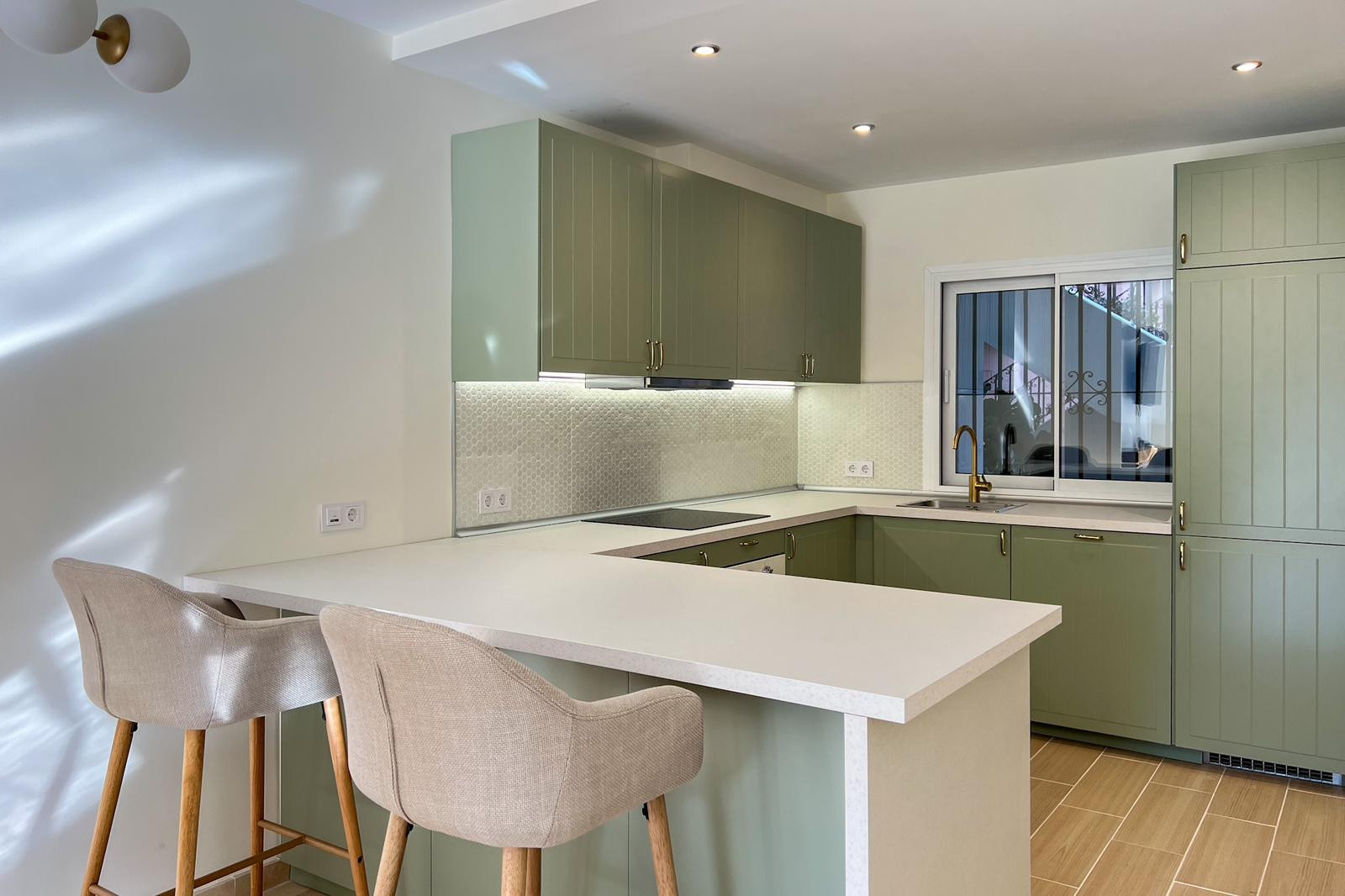 Piso de 2 Dormitorios en venta en Milla de Oro, Marbella
