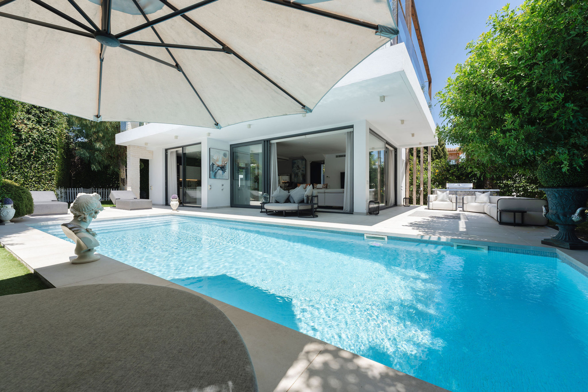 Casa de 4 Dormitorios en venta en Estepona