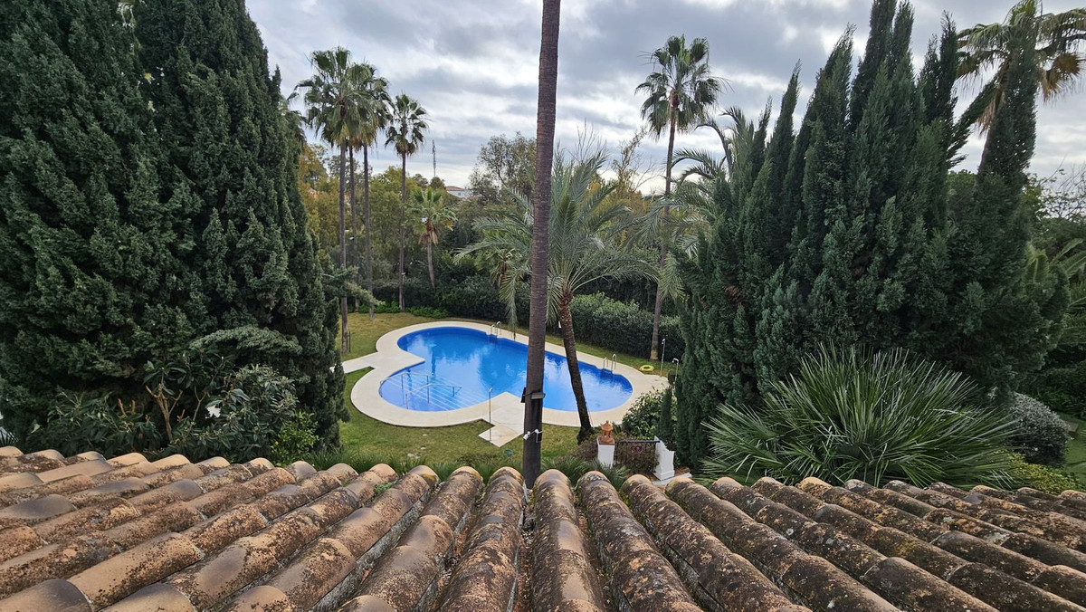 Piso de 3 Dormitorios y 3 Baños en venta en Milla de Oro, Marbella