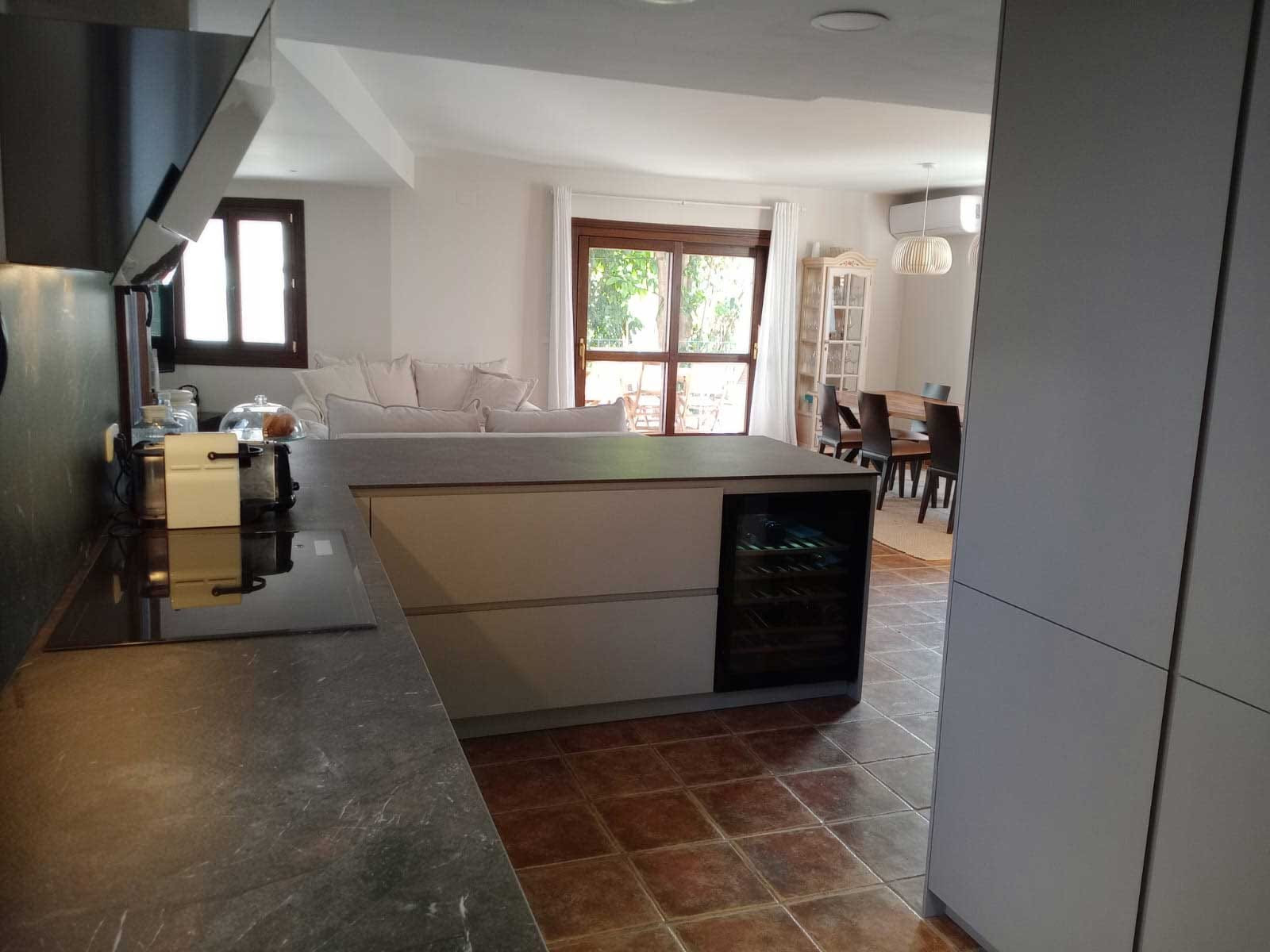 3 спални - Редова къща за продажба в El Paraiso, Estepona