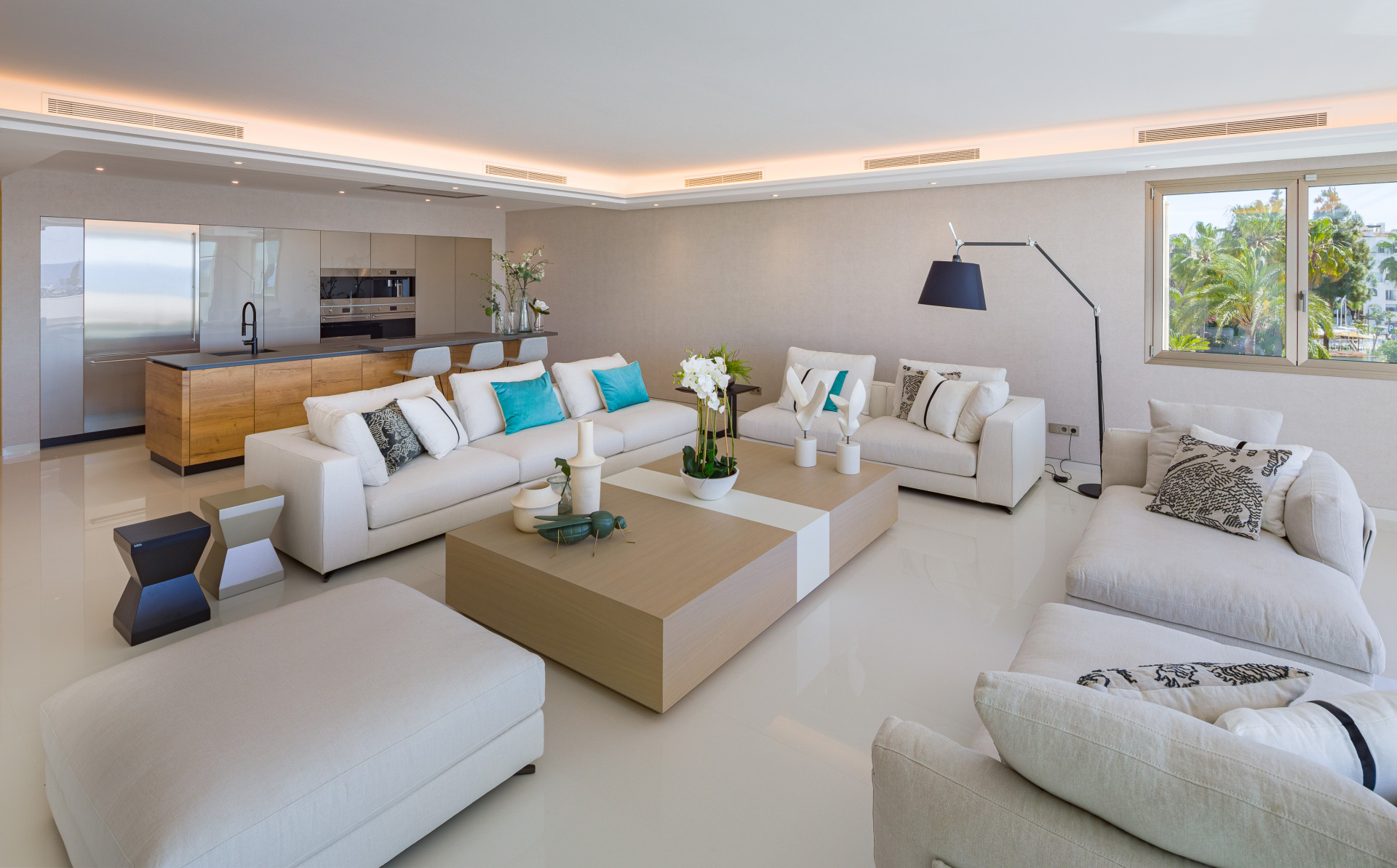 Piso de 4 Dormitorios y 4 Baños en venta en Puerto Banús, Marbella