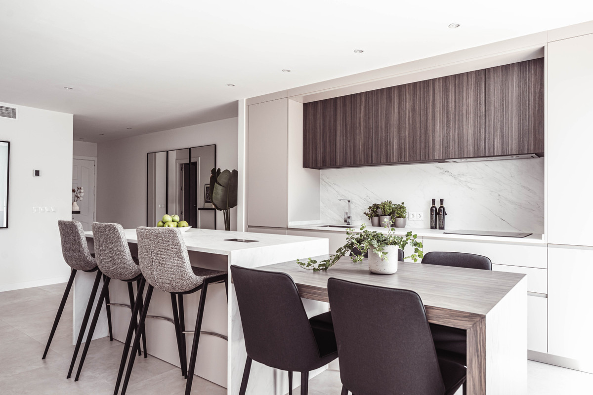 Casa Adosada de 3 Dormitorios y 3 Baños en venta en Nueva Andalucía, Marbella