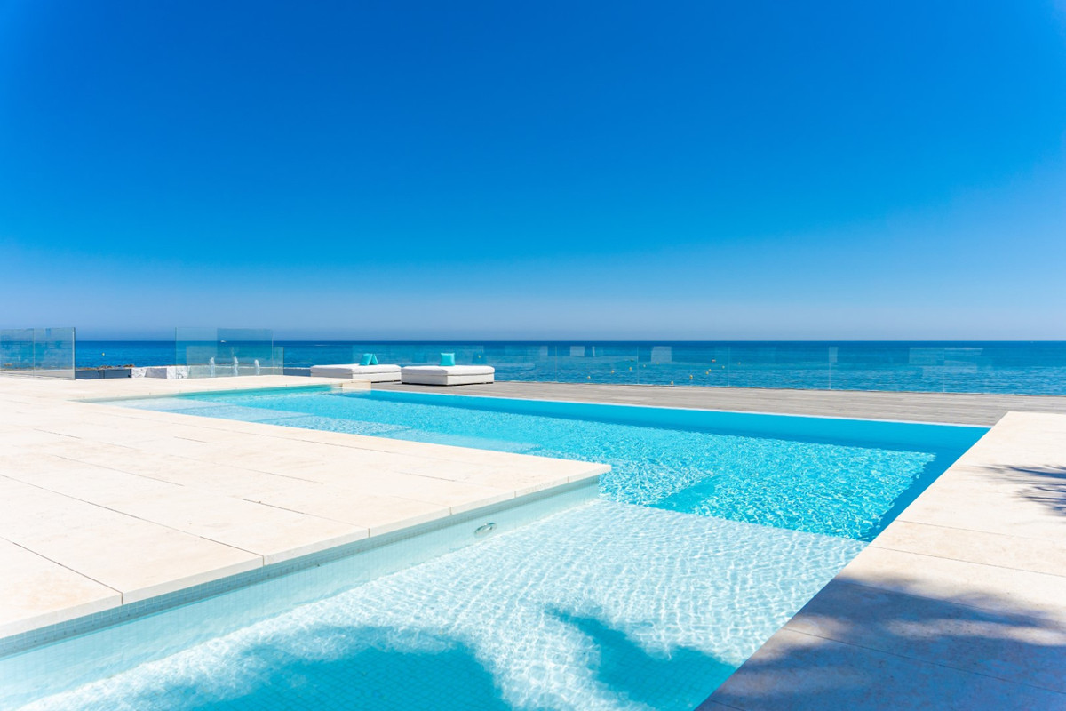 Casa de 4 Dormitorios y 7 Baños en venta en Mijas