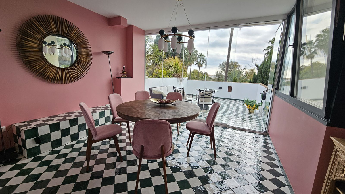 Piso de 3 Dormitorios y 3 Baños en venta en Milla de Oro, Marbella