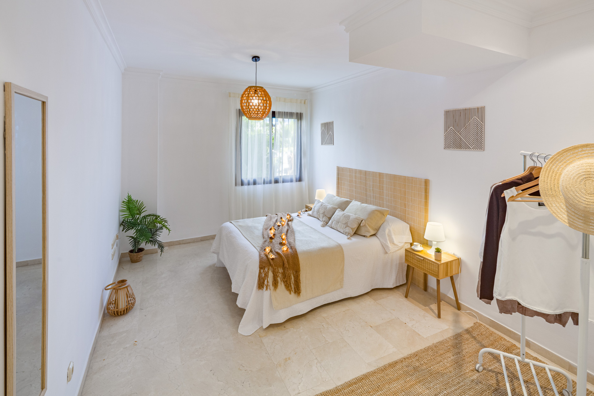2 Bed, 2 Bath - Apartment for Sale in Puerto Banus, Marbella