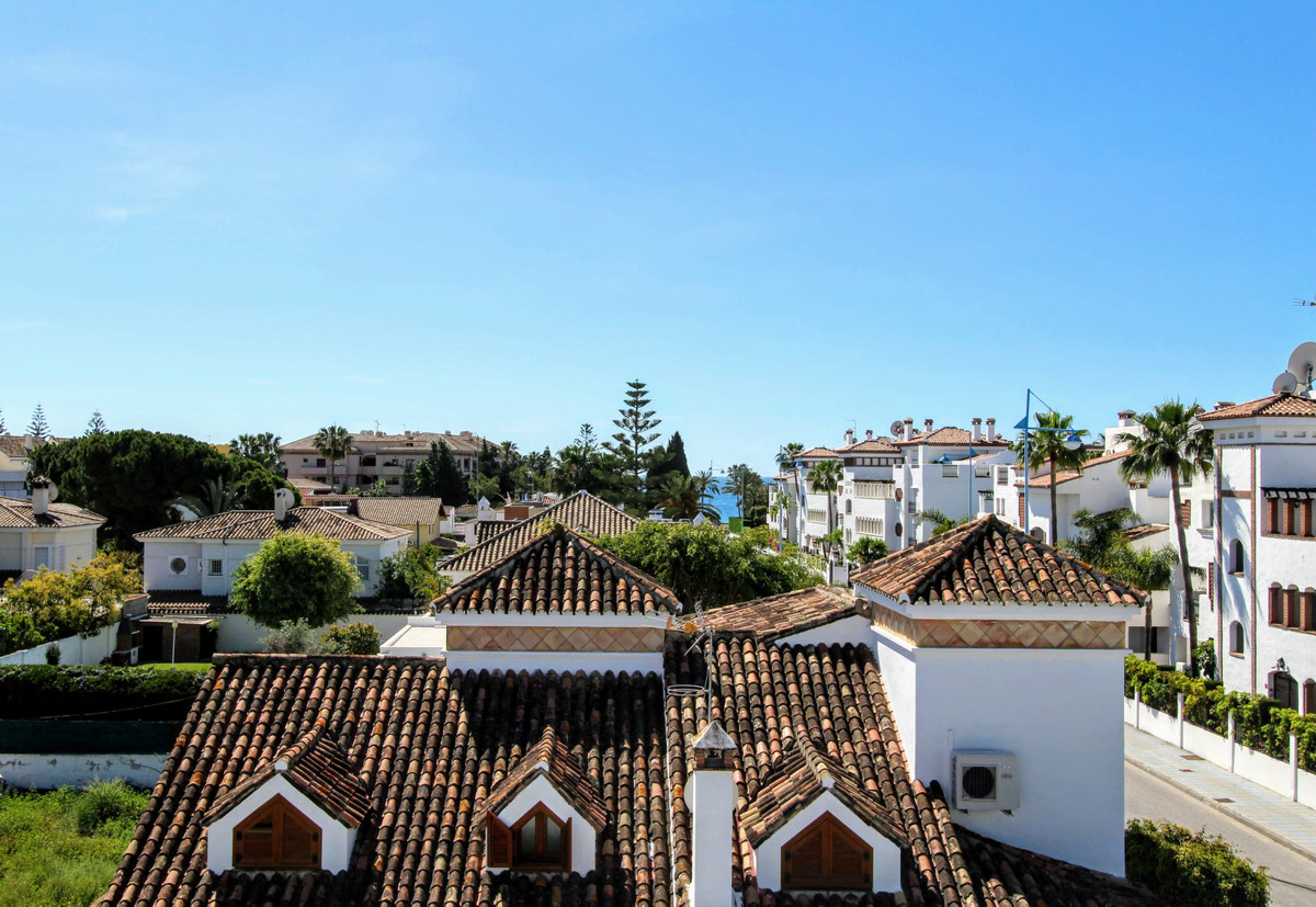 Casa de 6 Dormitorios y 6 Baños en venta en San Pedro de Alcántara