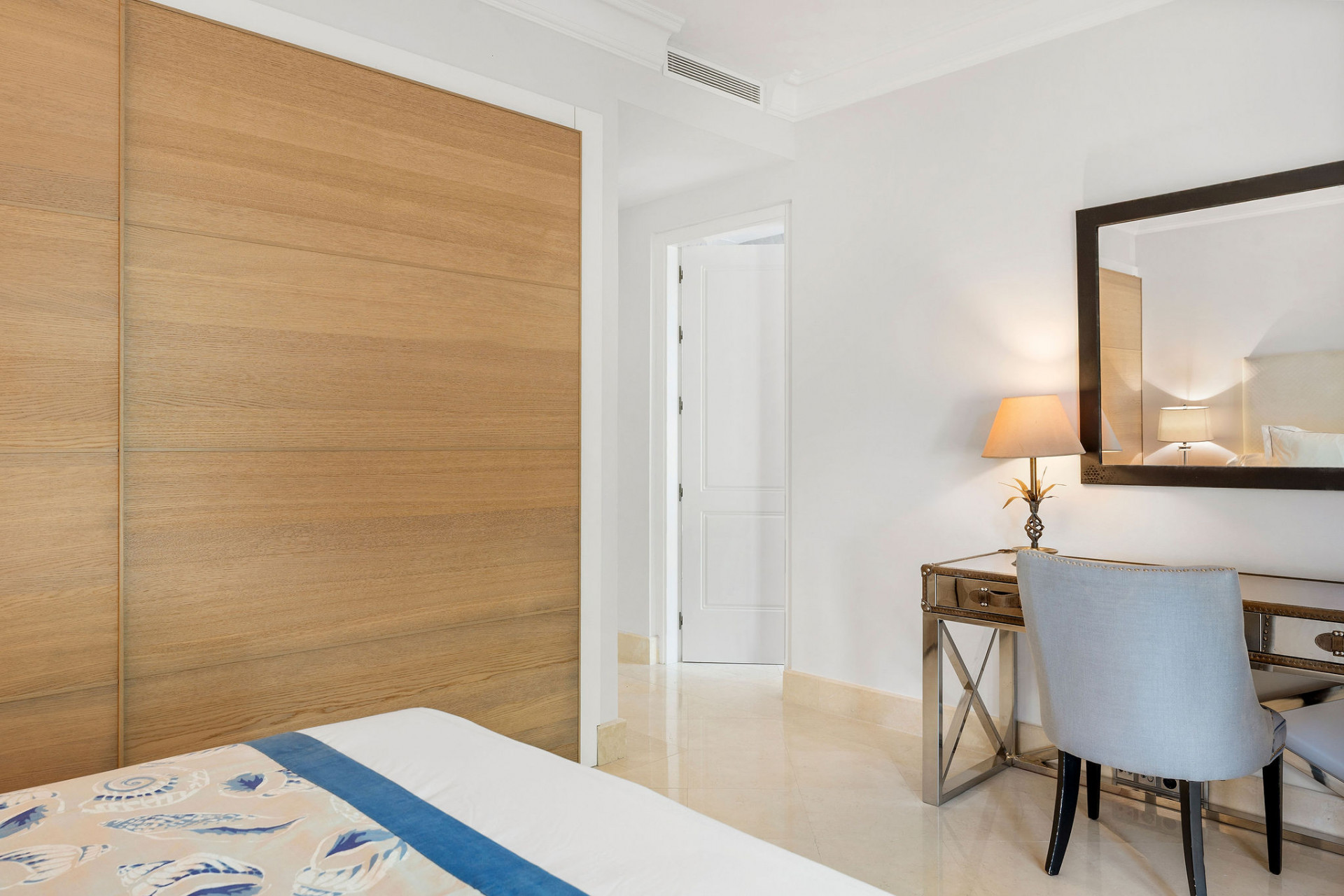 Casa de 4 Dormitorios en venta en Milla de Oro, Marbella